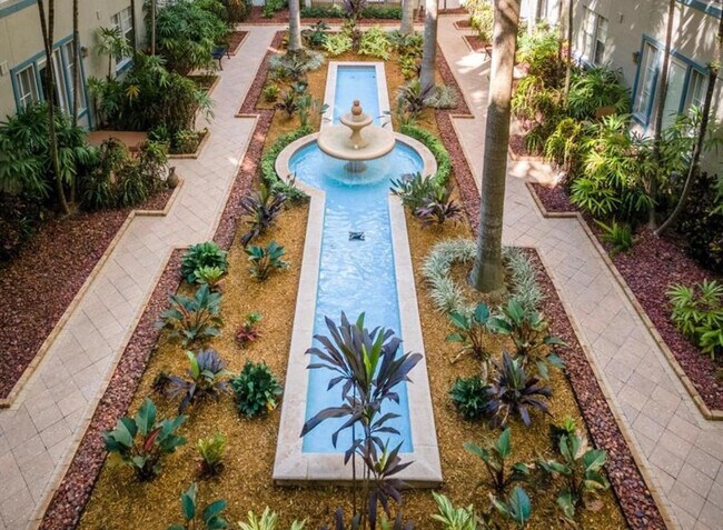 Foto del edificio - 533 NE 3rd Ave