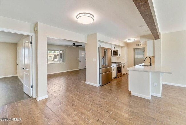 Foto del edificio - 539 W 17th St
