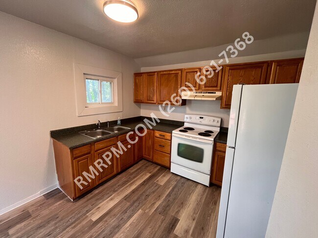Building Photo - 129 E Woodland Ave
