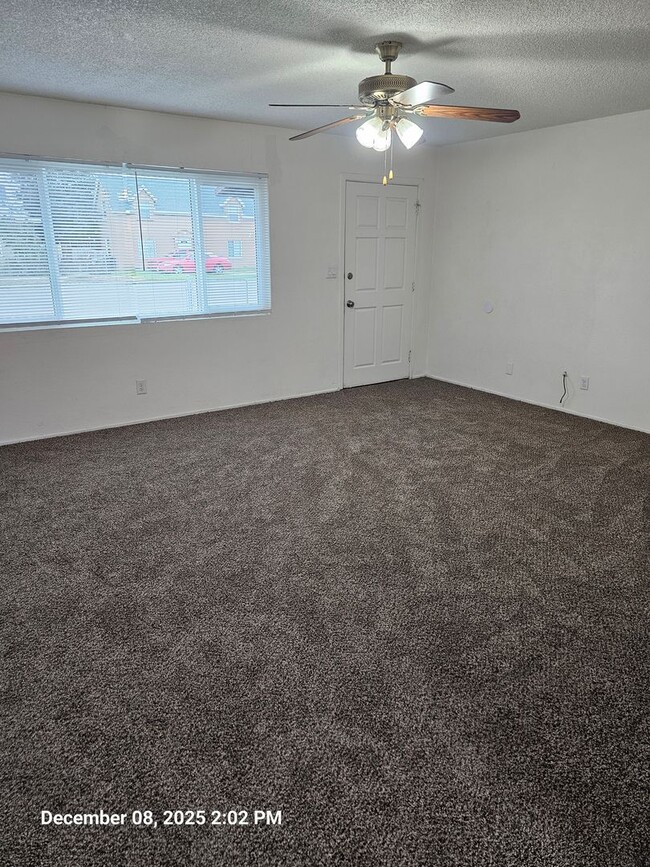 Foto del edificio - 560 S G St