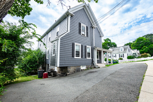 Foto del edificio - 163 Bates Ave