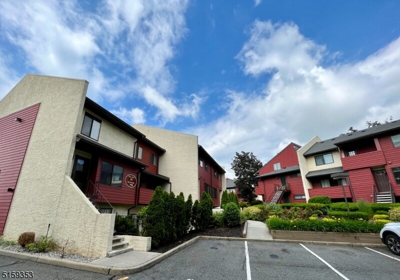 103 River Rd Unit E6, Nutley, NJ 07110 Room for Rent in Nutley, NJ