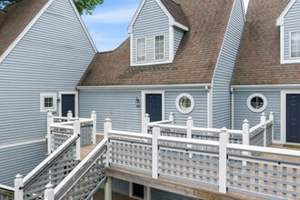 Building Photo - 2122 Old Pond Ln