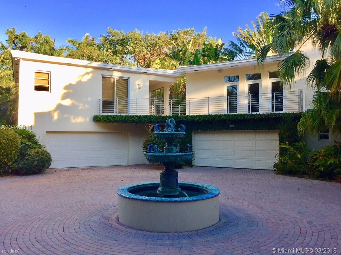 6 br, 5.5 bath - 5601 N Bayshore Dr - 6 br, 5.5 bath  - 5601 N Bayshore Dr