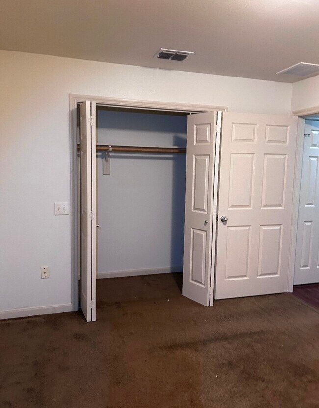 Foto del edificio - 1806 Holland St