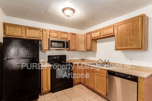 Photo - 568 N Center St Townhome