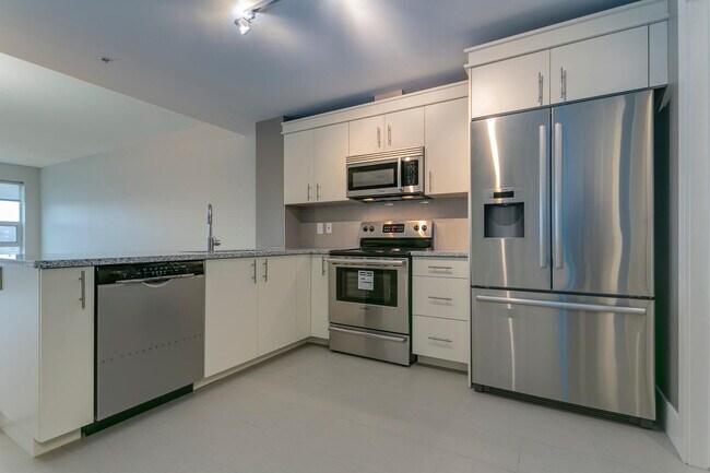 Photo du bâtiment - AK501 2 Bedroom Furnished Apartment