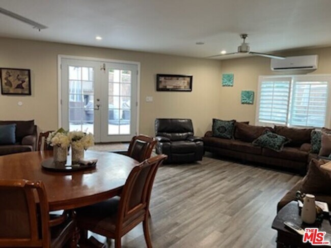 Building Photo - 874 Ringdahl Cir