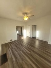 Building Photo - 117 E Reed Ave