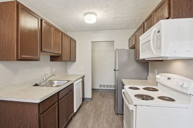 Kitchen - Clearview Farms Apartments