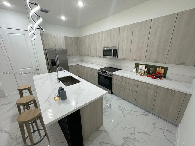 Foto del edificio - 12332 SW 44th St