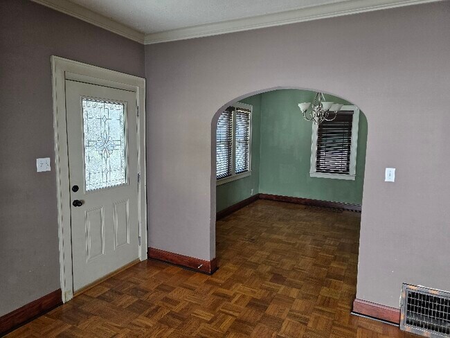 Foto del edificio - 715 S Rotherwood Ave