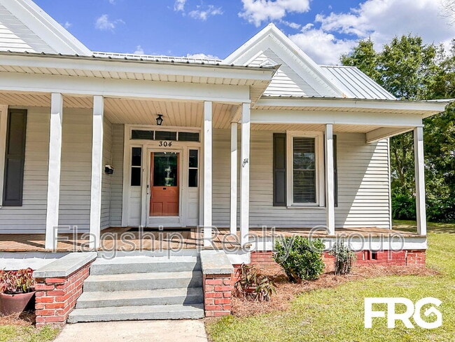 Building Photo - 304 N Caswell St