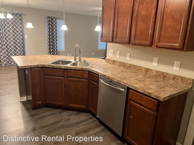 Foto del edificio - 3 br, 2 bath House - 784 Belgian Ln