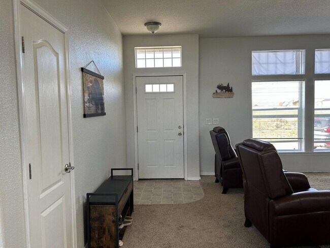 Building Photo - 2 N Shoshone Trail