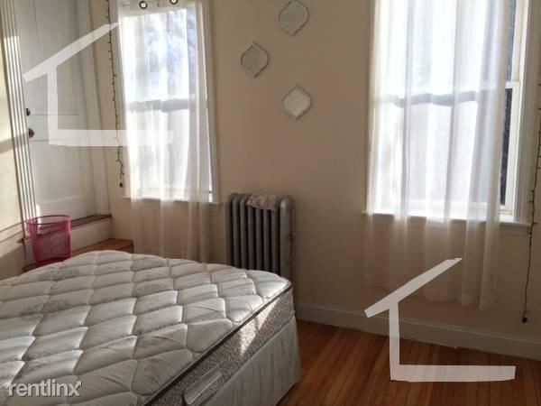 Foto del edificio - 3 br, 1 bath  - 316 Saint Paul St Apt 6G