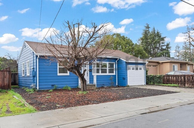 Building Photo - 854 Cedar Ave