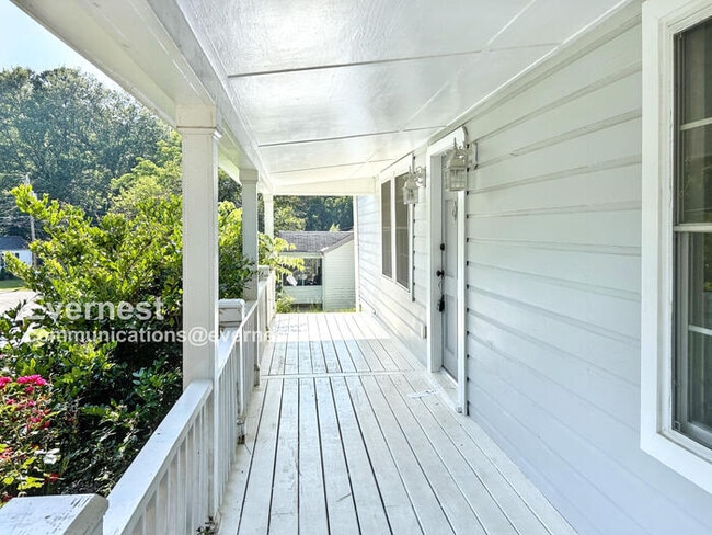 Building Photo - 706 Agricola St