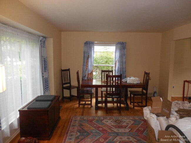 Building Photo - 3253 Lockridge Dr
