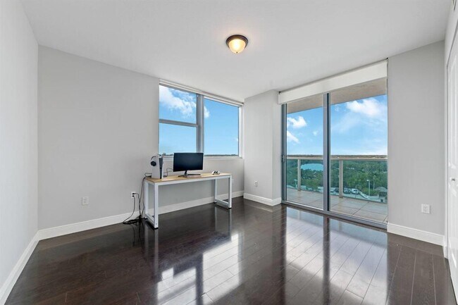 Foto del edificio - 2641 N Flamingo Rd