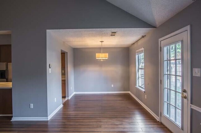 Building Photo - 6681 Sunrise Ridge Cir