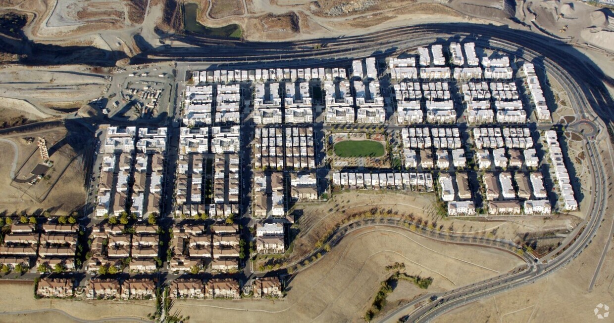 Aerial Photo - Latitude at Communications Hill