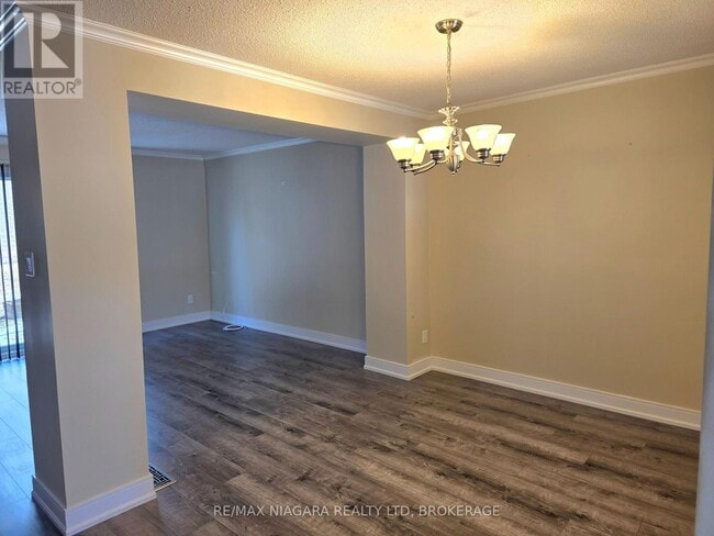 Building Photo - 6767 Thorold Stone Rd