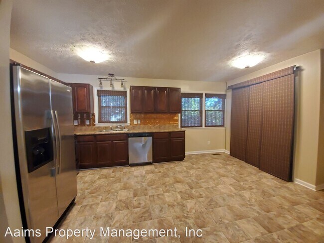 Building Photo - 4 br, 2 bath House - 6316 Lynette Cir