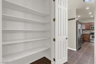 Building Photo - 2405 W Serene Ave