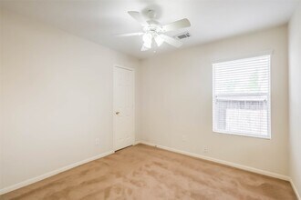 Building Photo - 15527 Fir Woods Ln