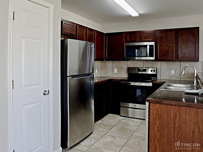 Building Photo - 1027 Trail Driver Cove