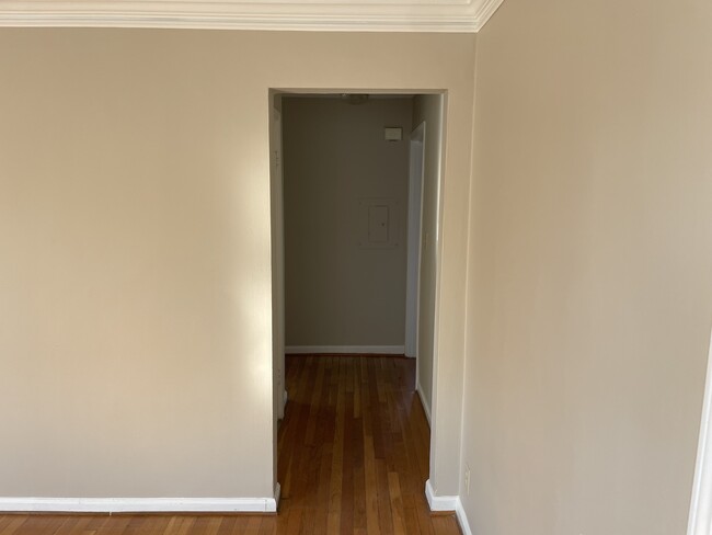 Building Photo - 2913 Abigail Dr