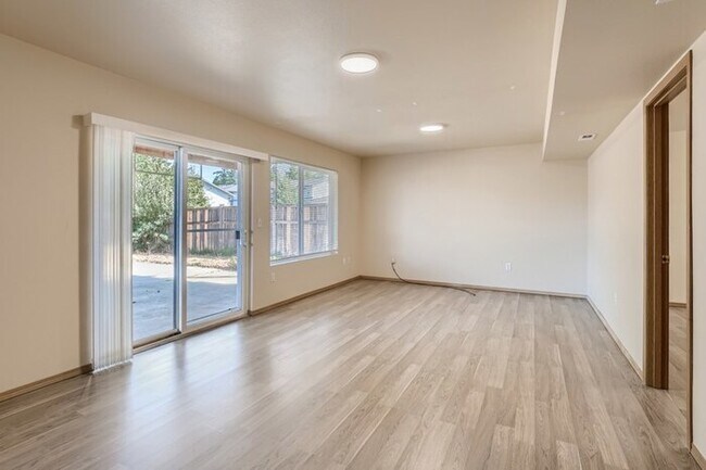 Foto del edificio - 1723 85Th Street Court, Tacoma, WA, 98444