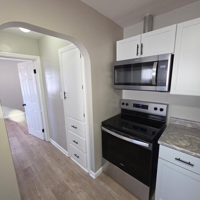 Foto del edificio - 705 S J St