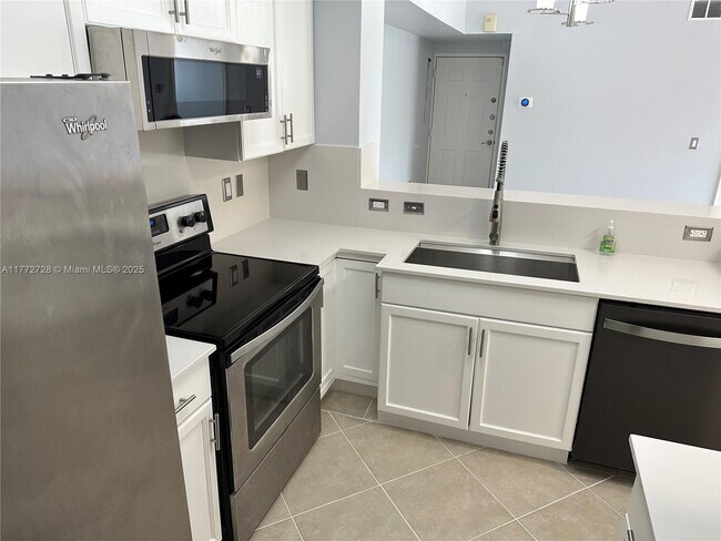 SO FLO Real Estate Group 3199 Cocoplum Cir # 3366 COCONUT CREEK, FL - 3199 Cocoplum Cir