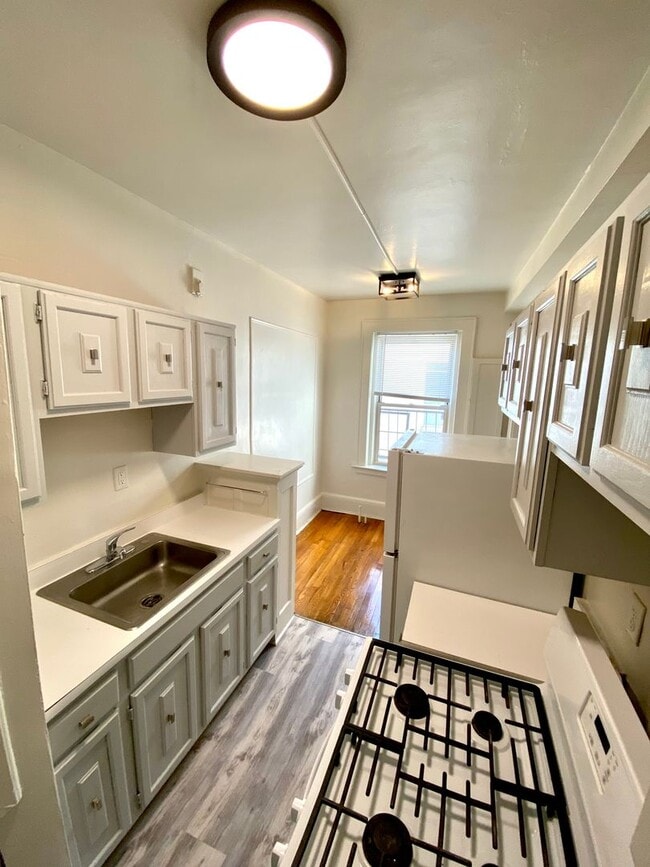 St. Luke's Place Apartment Homes Apartments at 7 St Lukes Pl Montclair, NJ