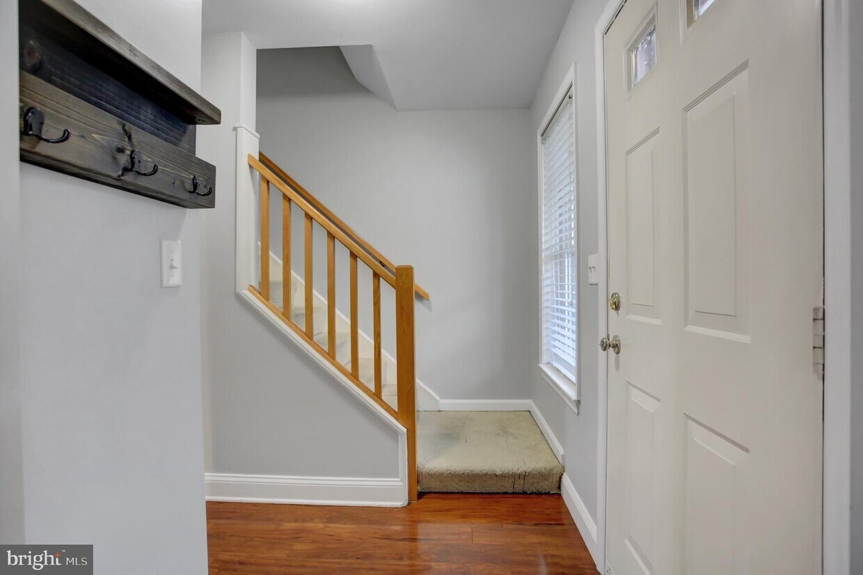 Primary Photo - 2132 Wexford Rd