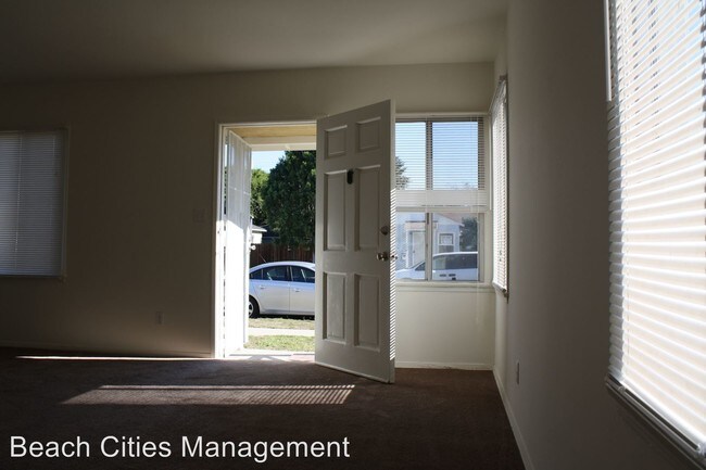 Foto del edificio - 2 br, 1 bath Apartment - 2245 Granada Ave