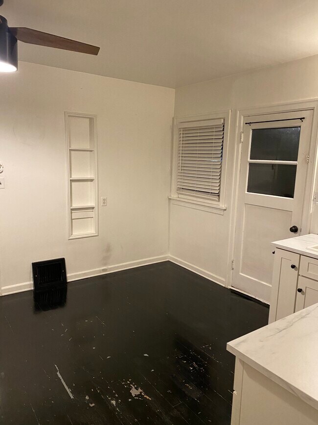 Foto del edificio - 408 E 17th St