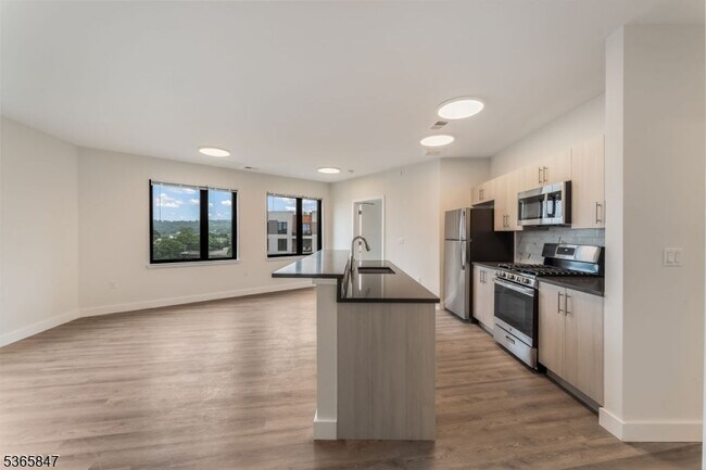 Foto del edificio - 72 S Essex Ave