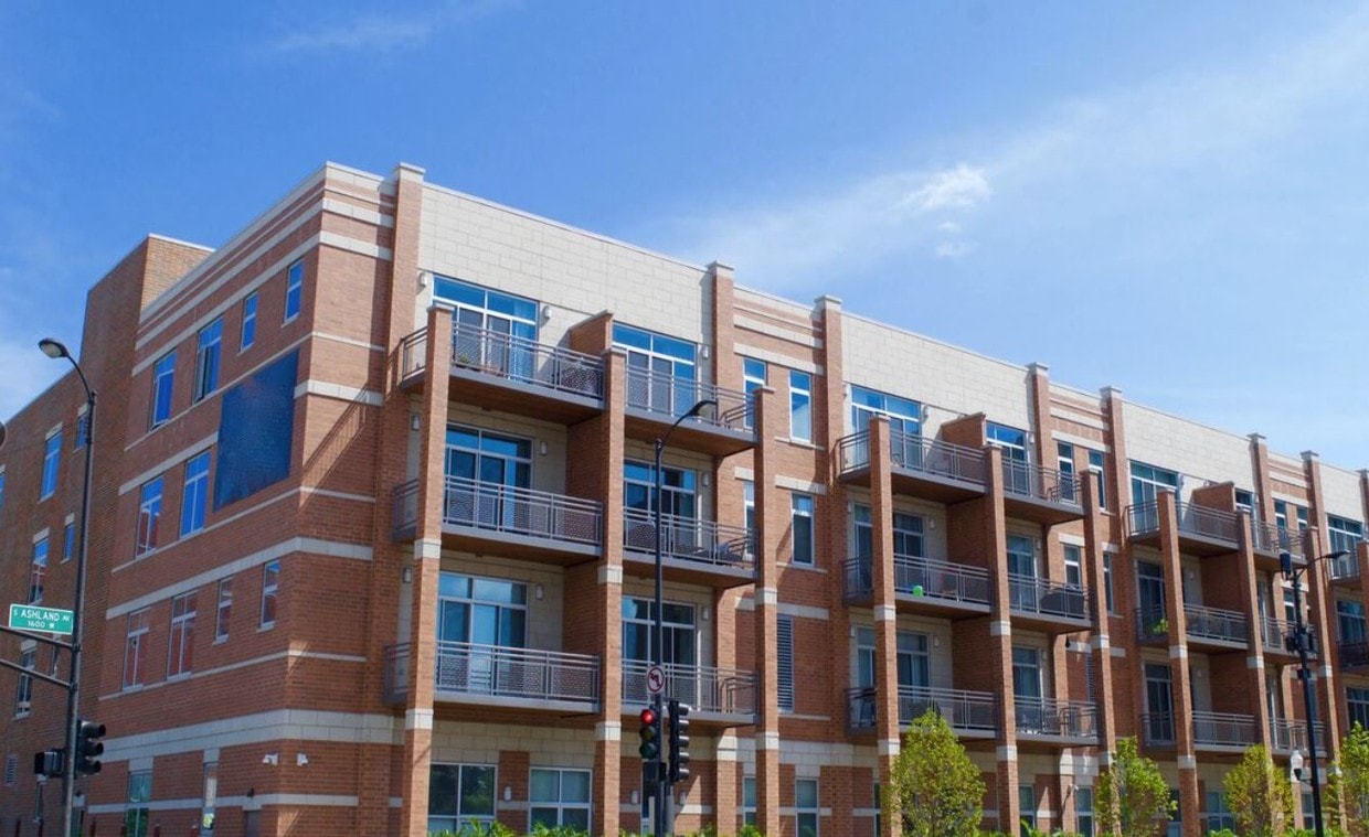 Ashland Place Apartments in Chicago, IL