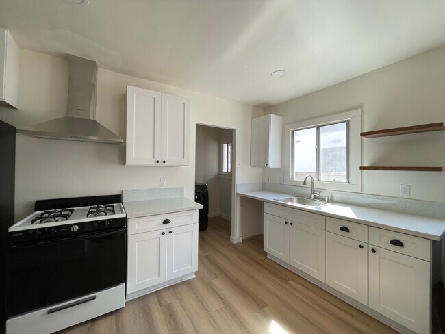 New Kitchen - 3371 Perlita Ave