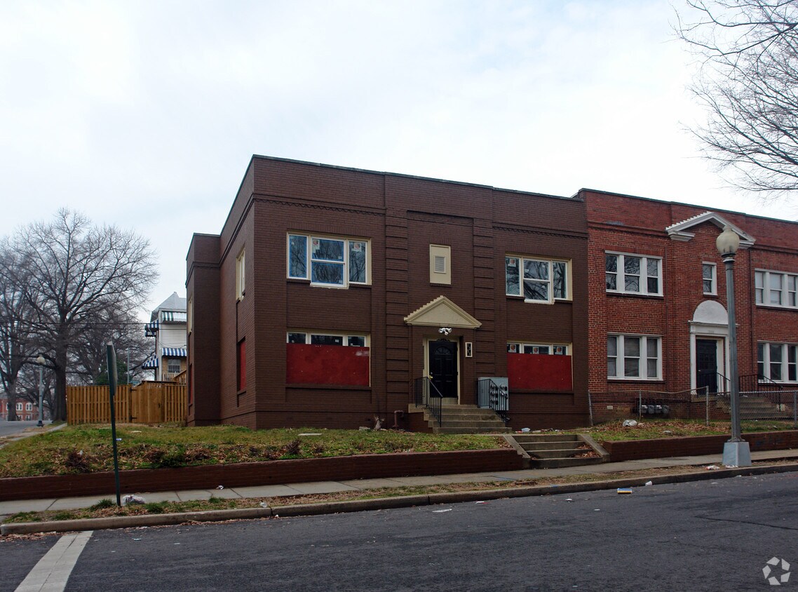 Primary Photo - 1300 Orren St NE