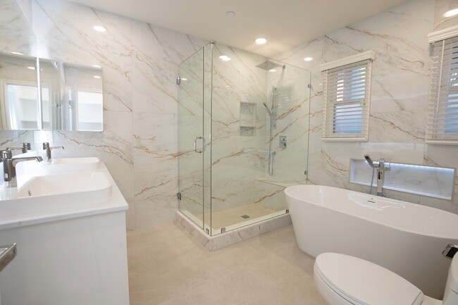 Master Bath - 668 Sierra Madre Blvd