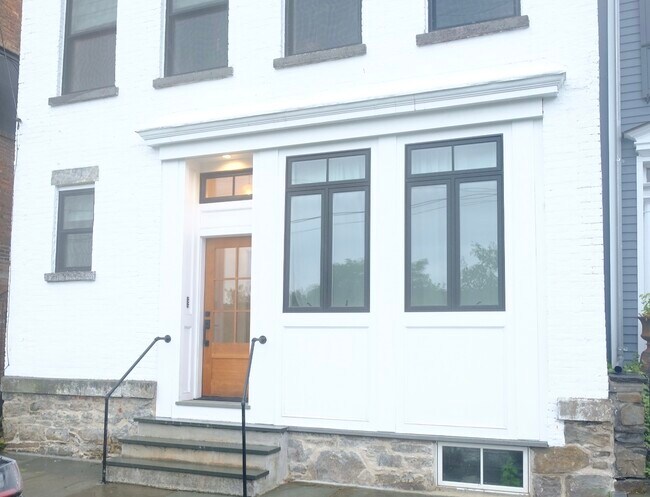 Building Photo - 109 Abeel St