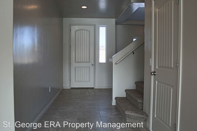 Foto del edificio - 4 br, 3.5 bath House - 2876 E 3520 S