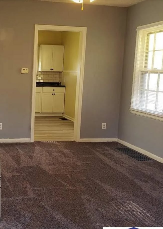 Foto del edificio - Newly Renovated 2 bed 1 bath Cottage Close...