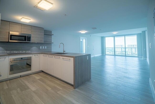 Foto del edificio - 400 Sunny Isles Blvd