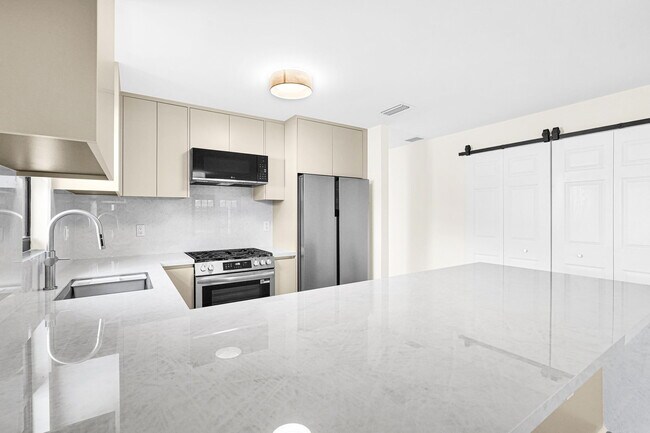 Foto del edificio - 136 NW 53rd St