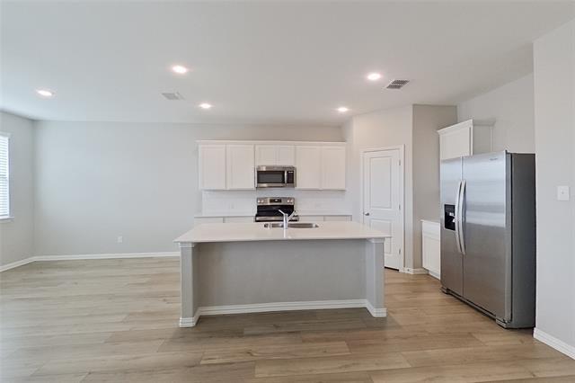 Building Photo - 260 Jenkinson Dr